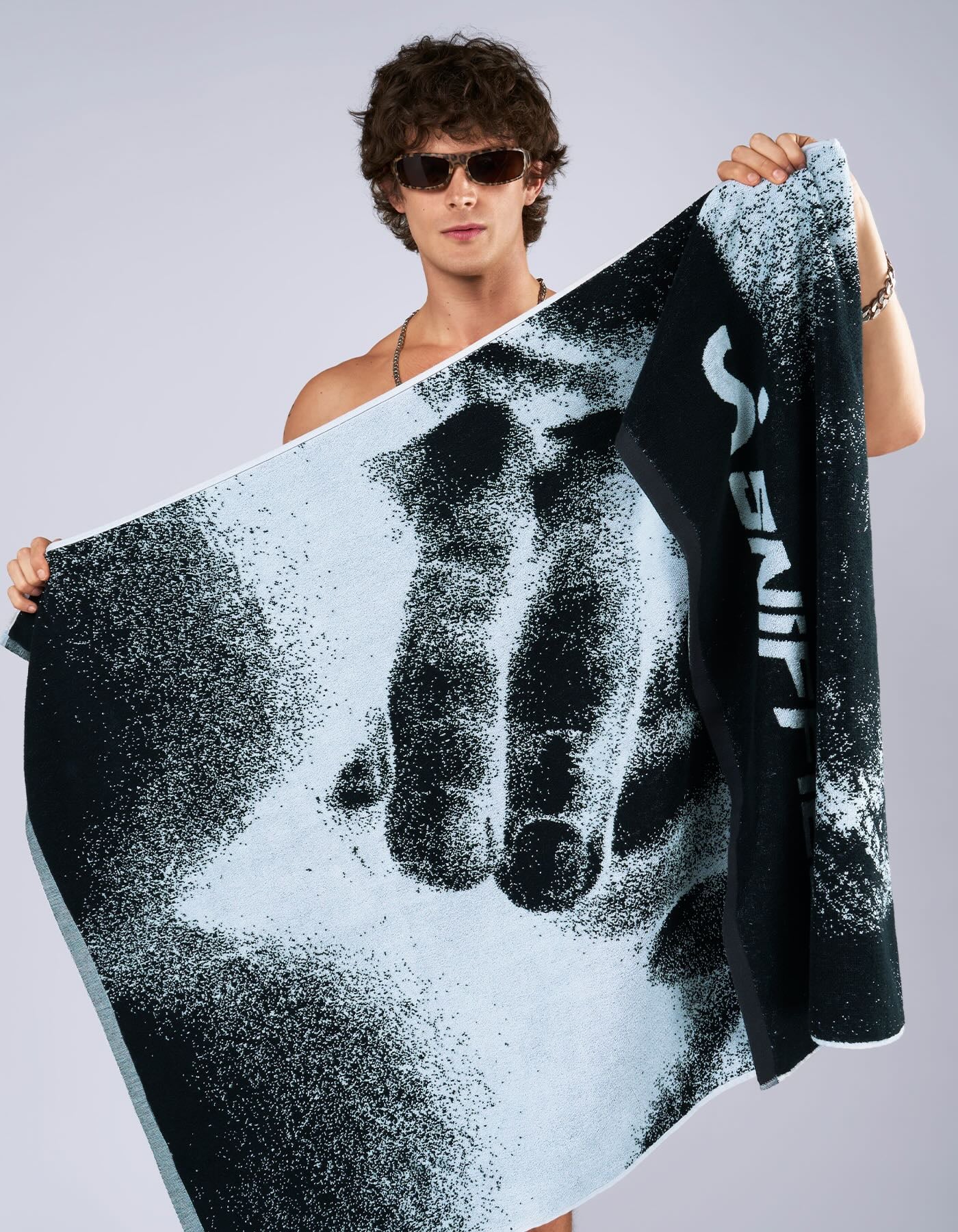 Sit On It Towel - Black/Blue - Image 5